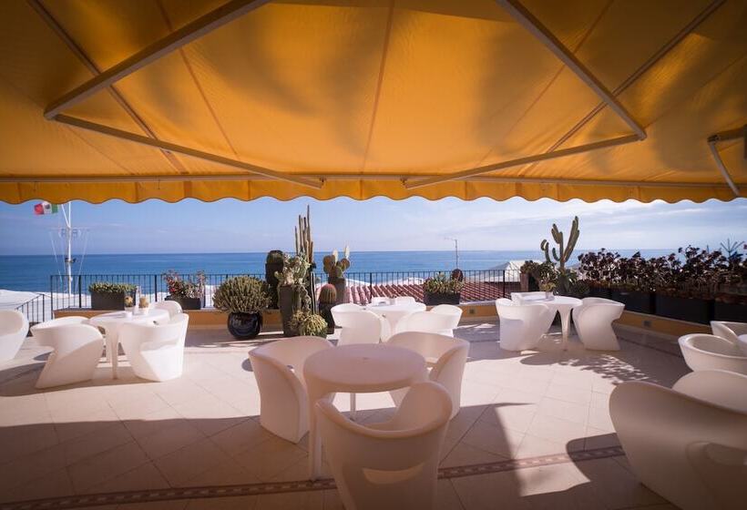 ホテル Albatros Varigotti