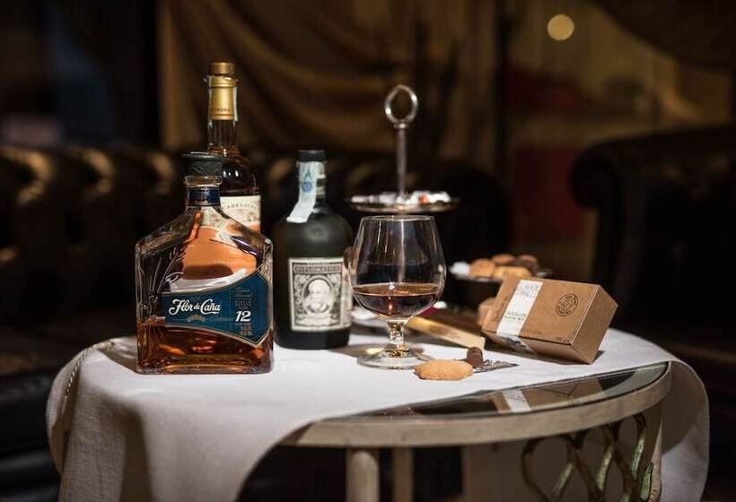 ホテル Albatros Varigotti