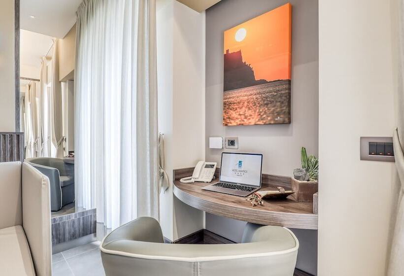 ホテル Albatros Varigotti