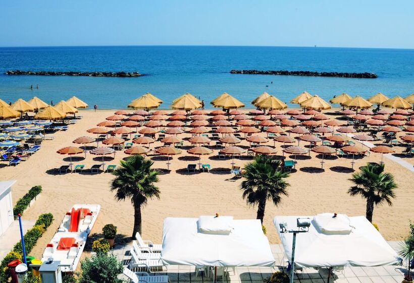 Отель Albergo Punta De L'est