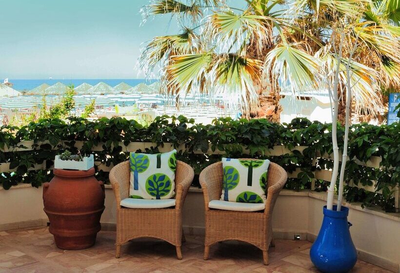 ホテル Albergo Punta De L'est