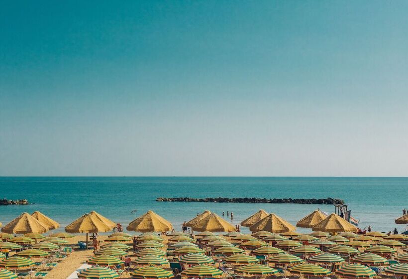 ホテル Albergo Punta De L'est