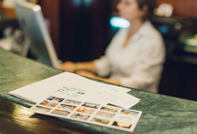 ホテル Albergo Punta De L'est