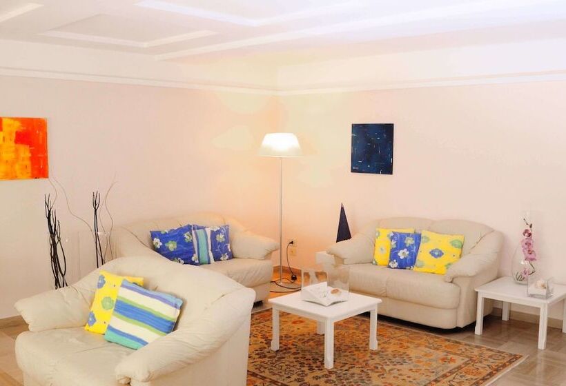 ホテル Albergo Punta De L'est