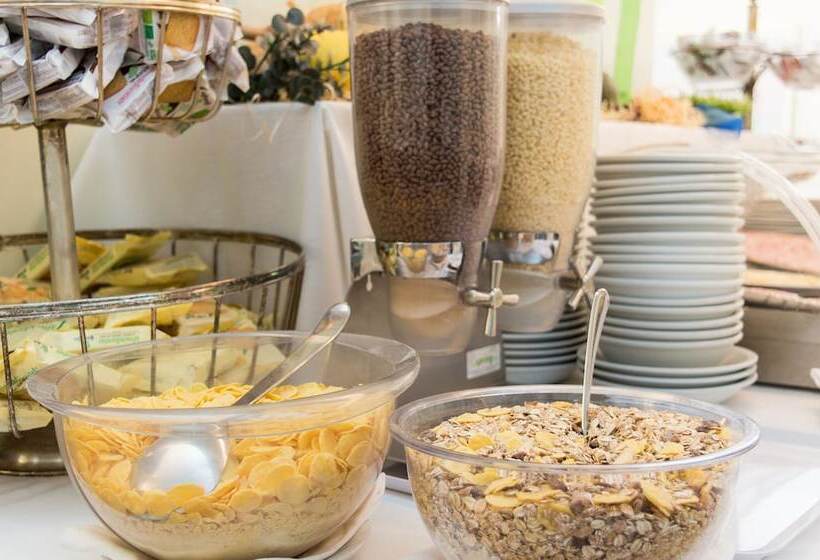 Отель Alexander