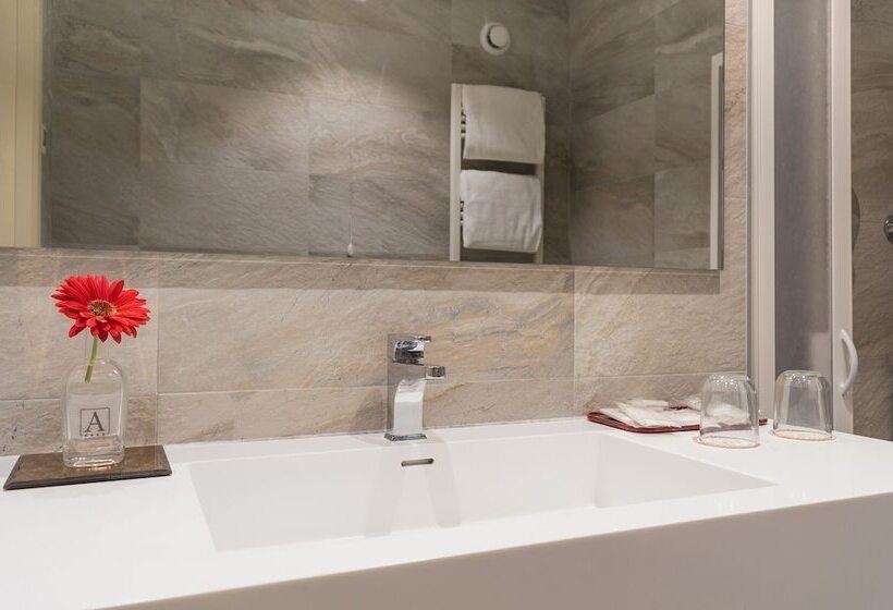 Отель Alexander