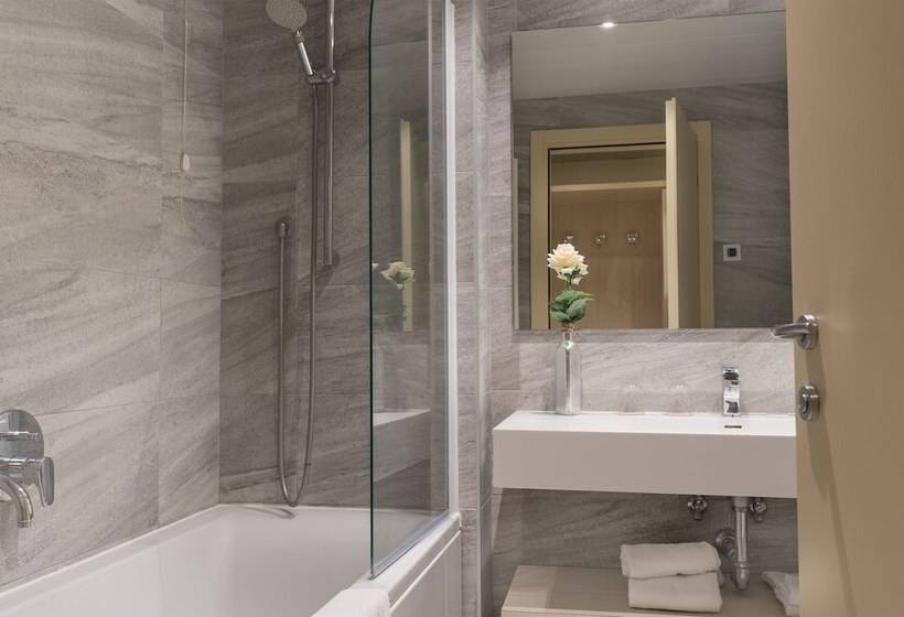 Отель Alexander