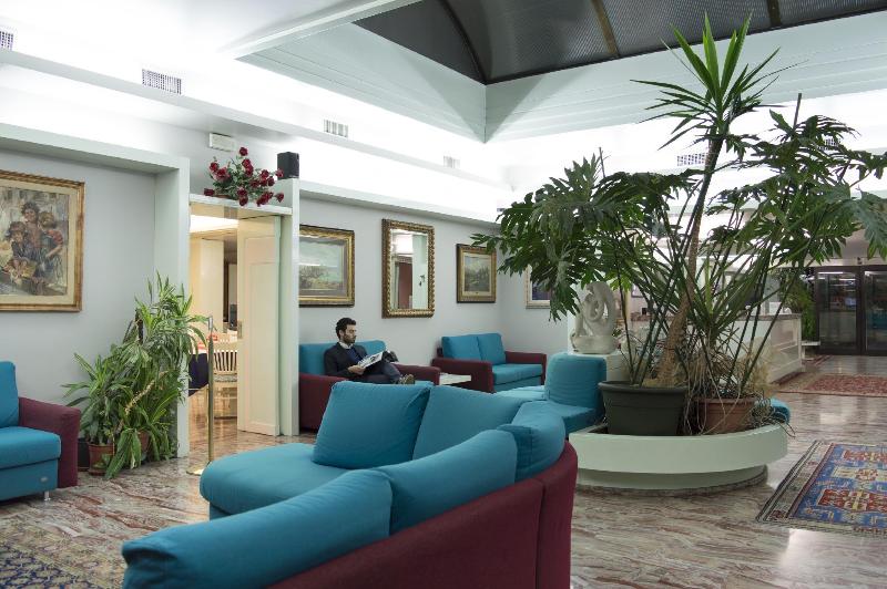 Отель Alexander