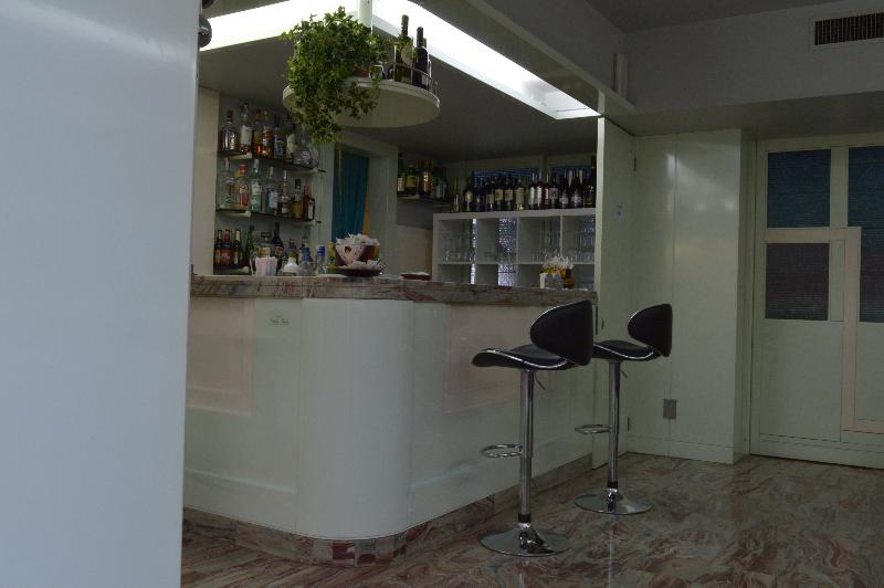 Отель Alexander