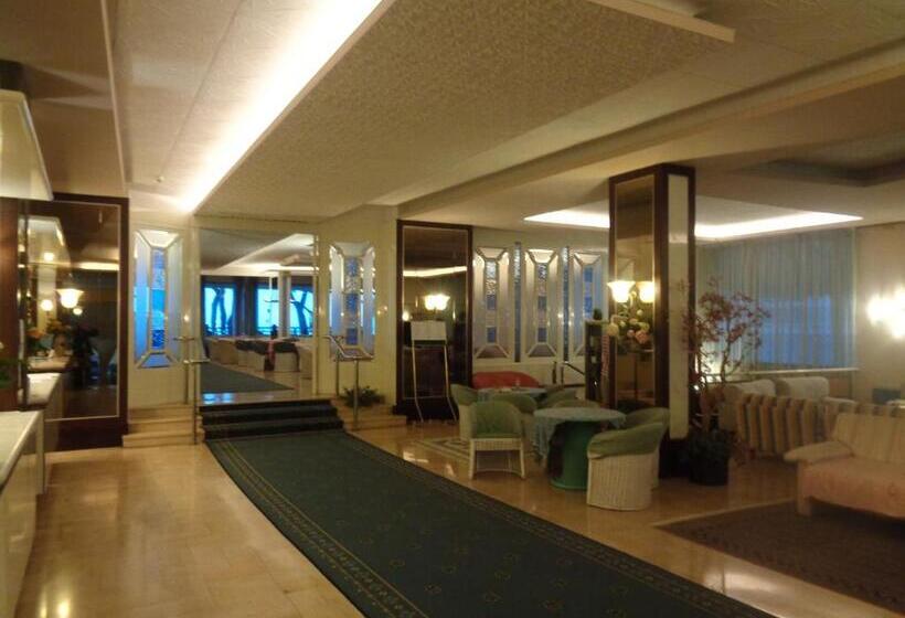 Отель Ambasciatori Palace