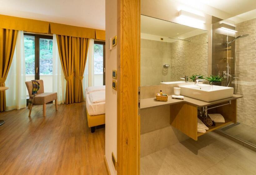 בית מלון כפרי Ambassador