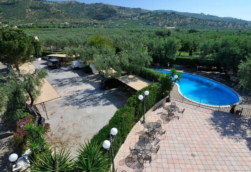 בית מלון כפרי Apeneste