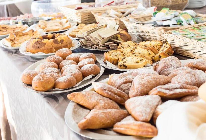 Отель Asiago Beach