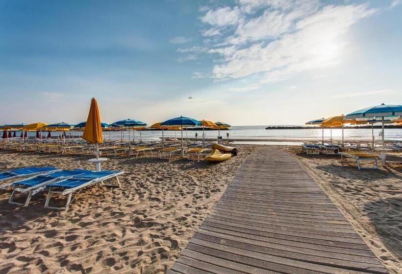 Отель Asiago Beach