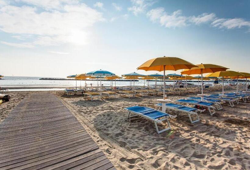 Отель Asiago Beach