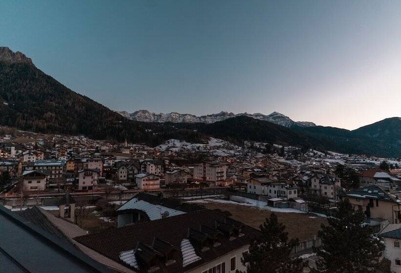 ホテル Brunet  The Dolomites Resort