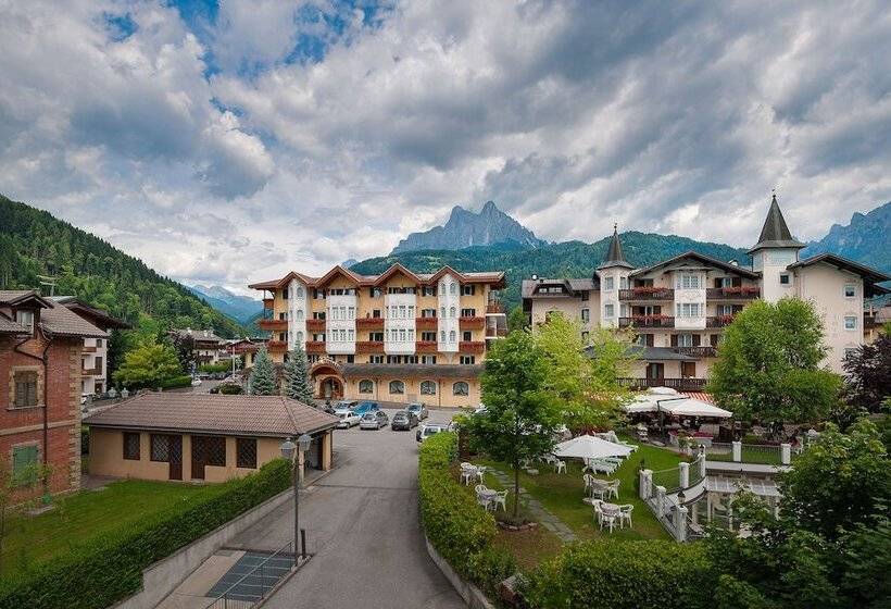 ホテル Brunet  The Dolomites Resort