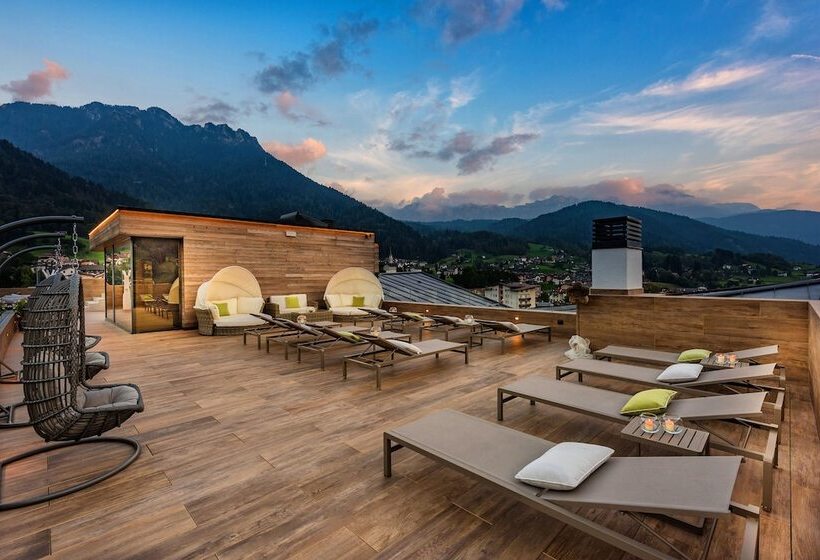 ホテル Brunet  The Dolomites Resort