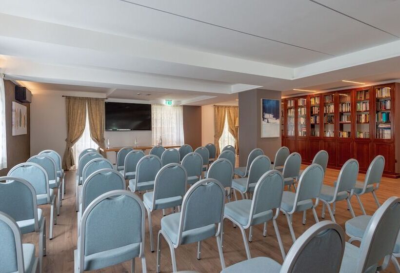 ホテル Brunet  The Dolomites Resort