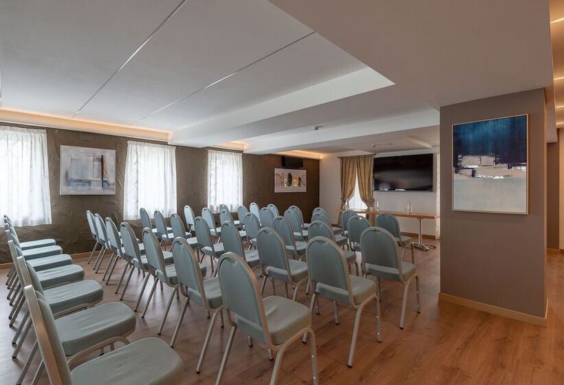 ホテル Brunet  The Dolomites Resort