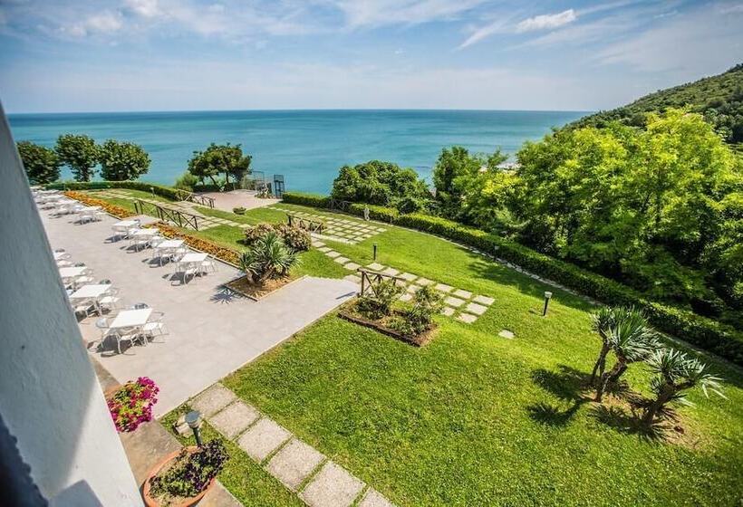 בית מלון כפרי Capo Est