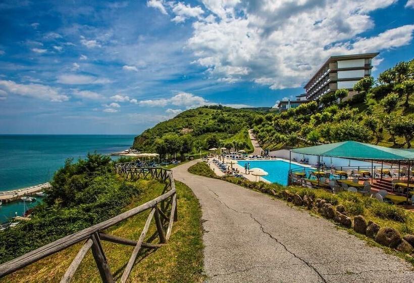 בית מלון כפרי Capo Est