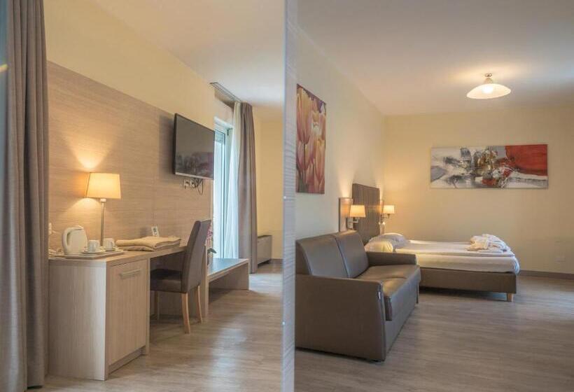 فندق Capo Reamol