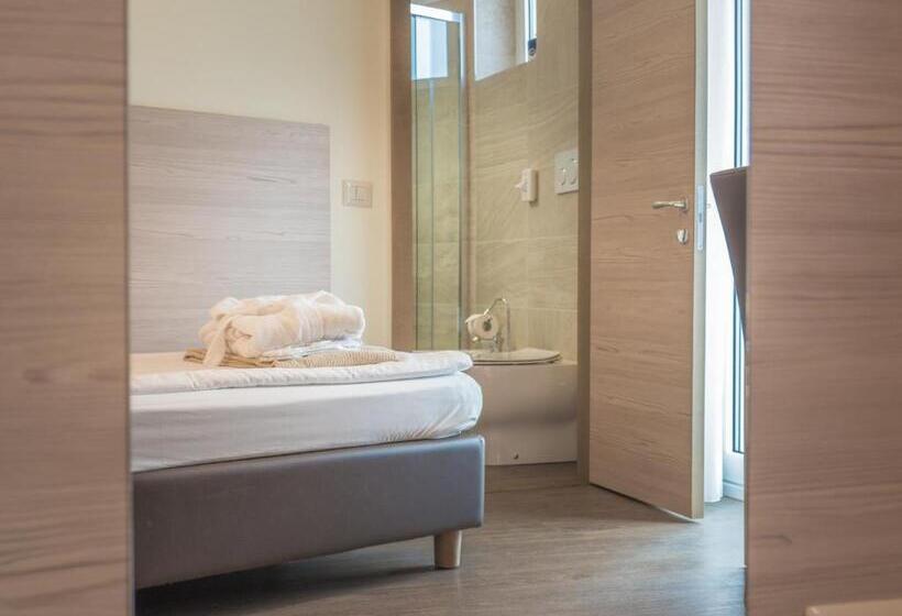 فندق Capo Reamol