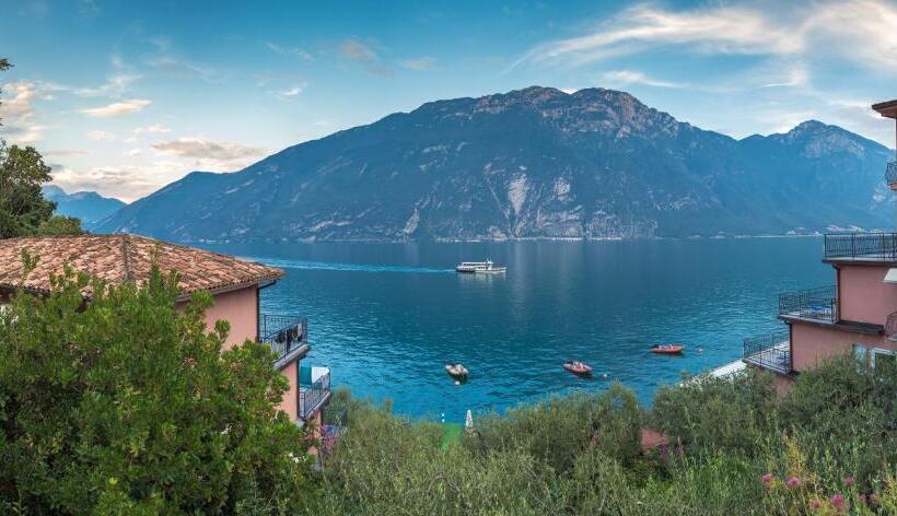 فندق Capo Reamol