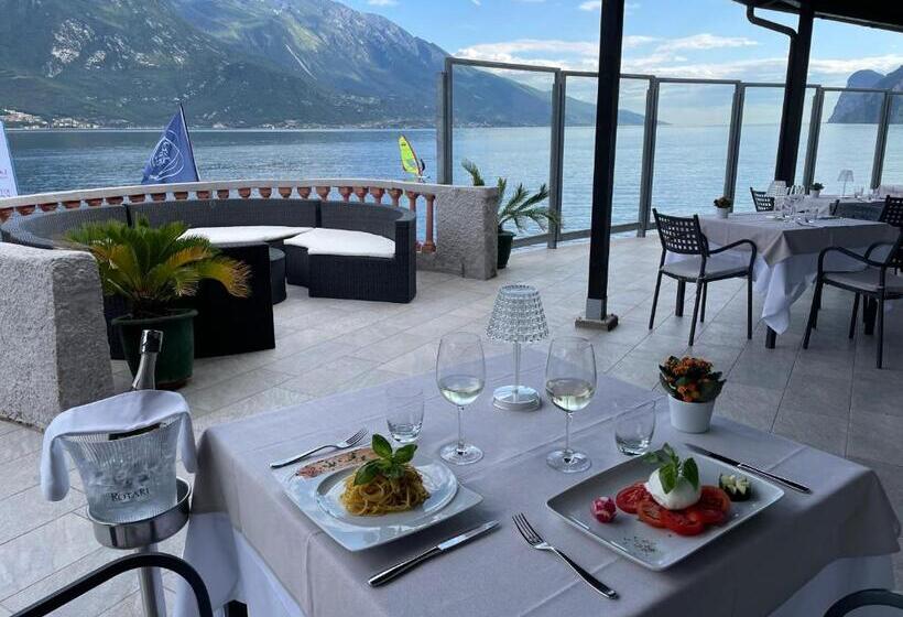 فندق Capo Reamol