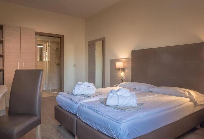 فندق Capo Reamol