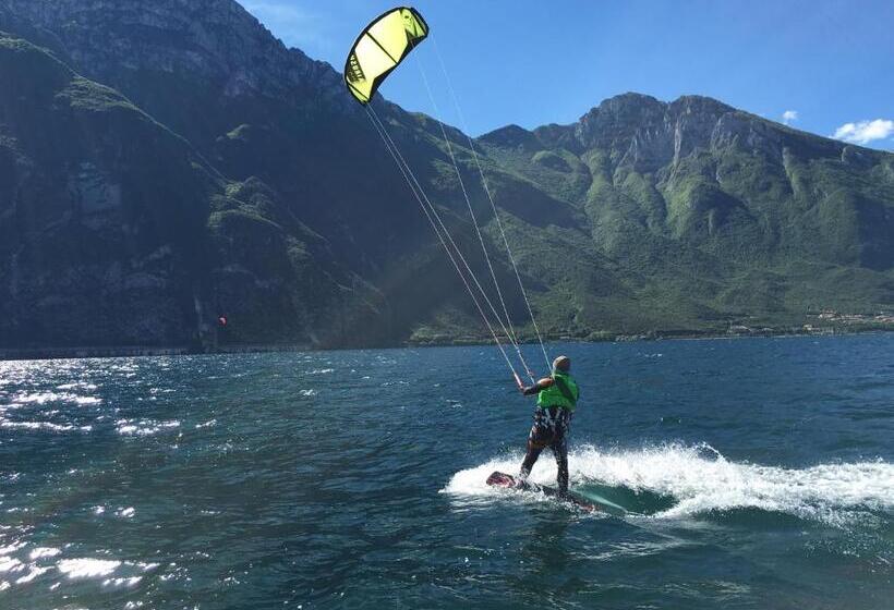 فندق Capo Reamol