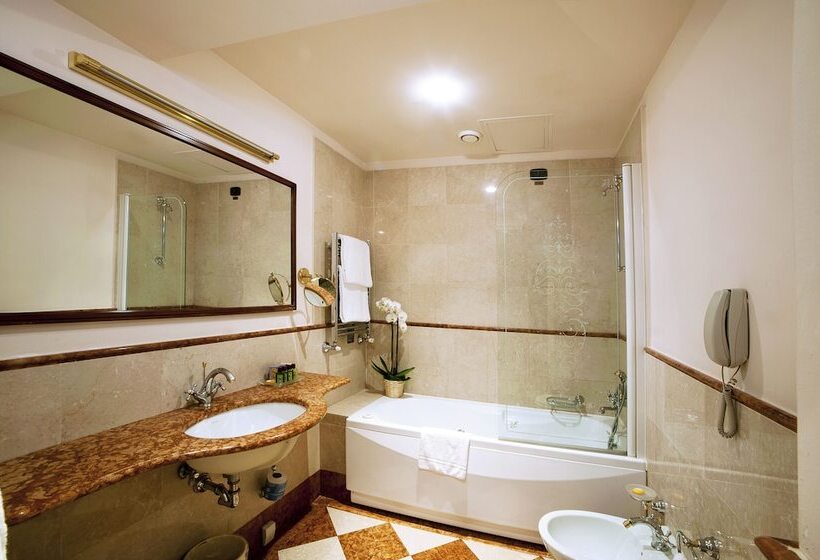 فندق Continental Genova