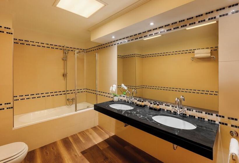 هتل Dei Cavalieri Milano Duomo