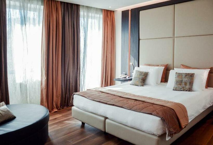 هتل Dei Cavalieri Milano Duomo