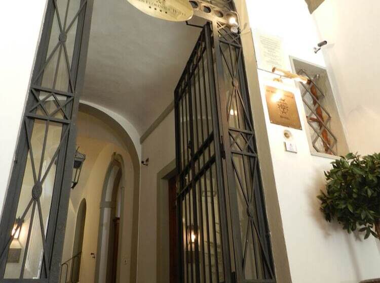 هتل Domus Florentiae