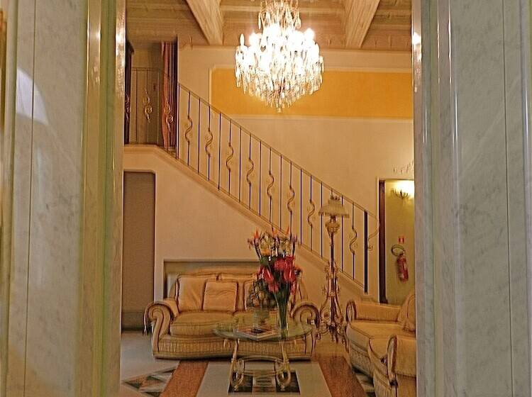 هتل Domus Florentiae