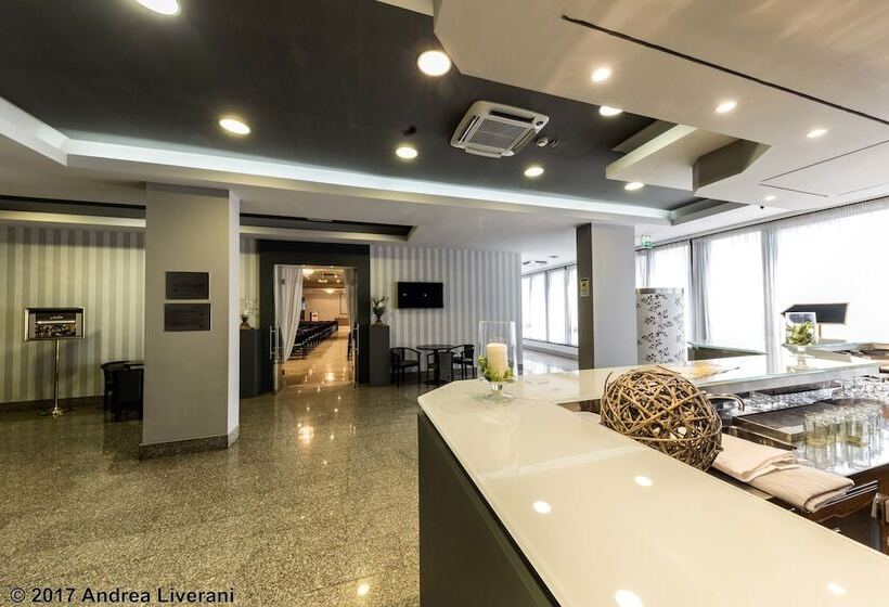 호텔 Donatello Imola