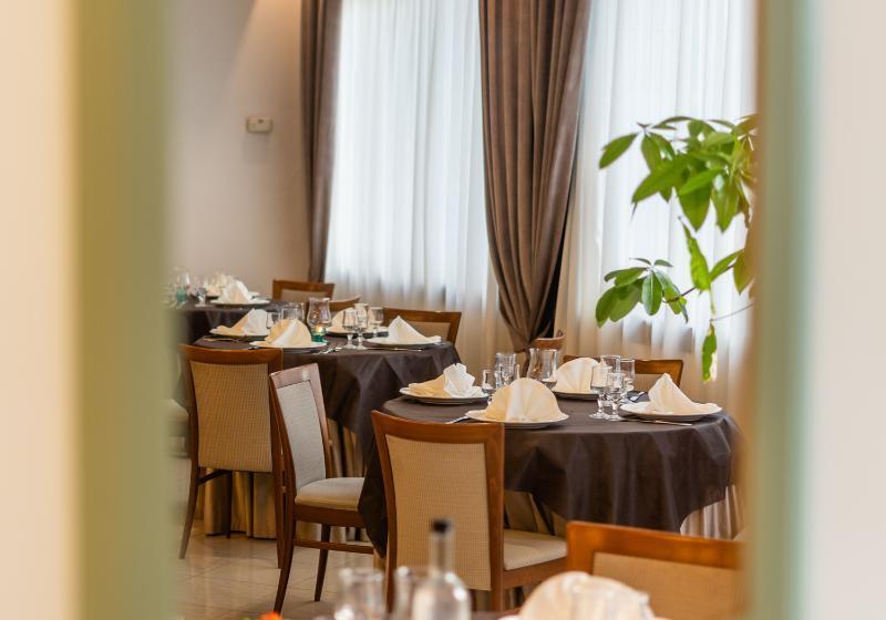 Отель Europa Palace