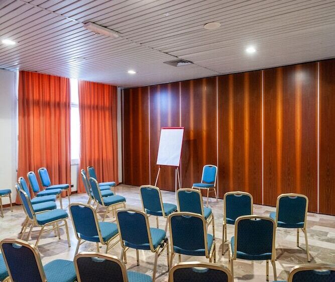 Отель Europa Palace