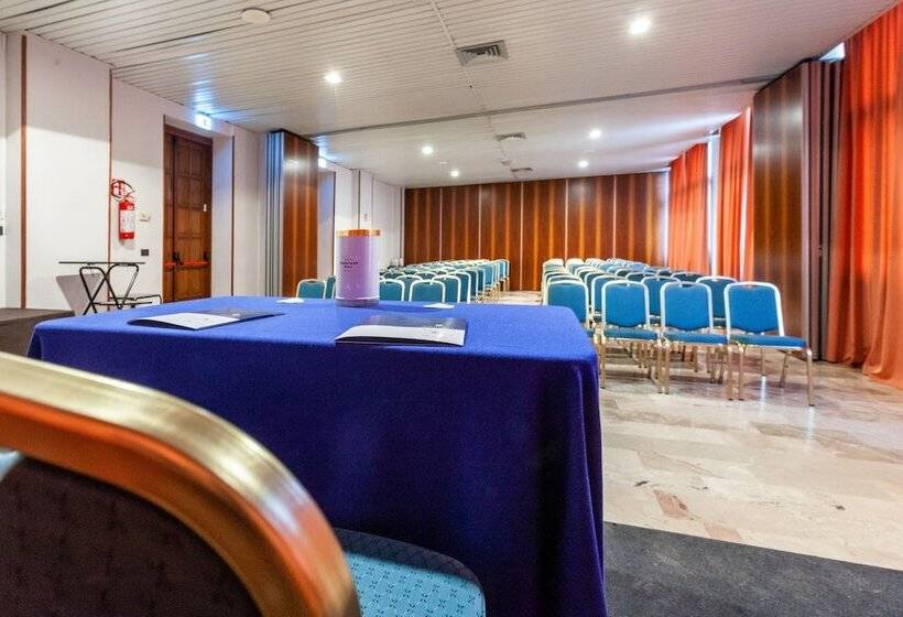 Отель Europa Palace