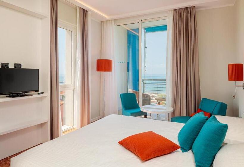 Отель Excelsior