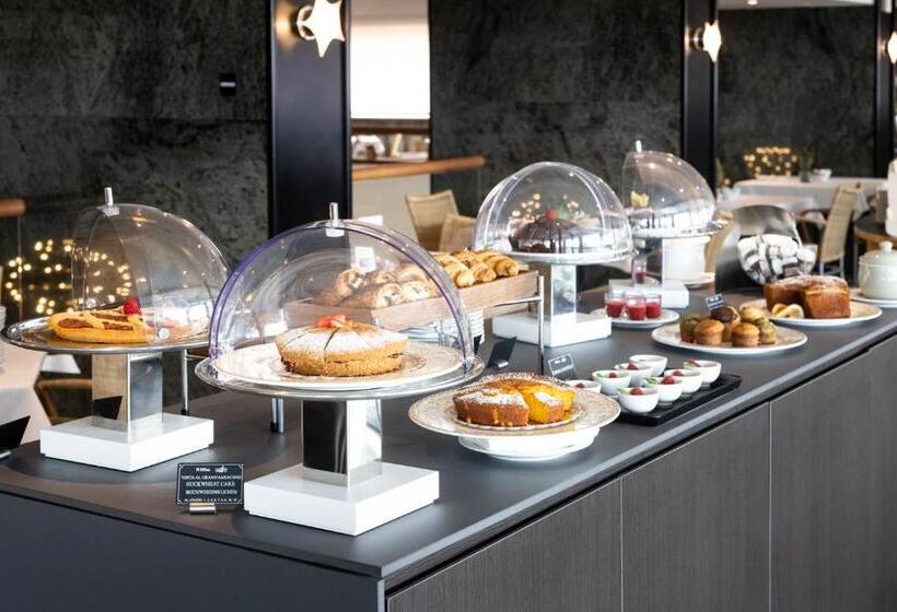 Отель Excelsior