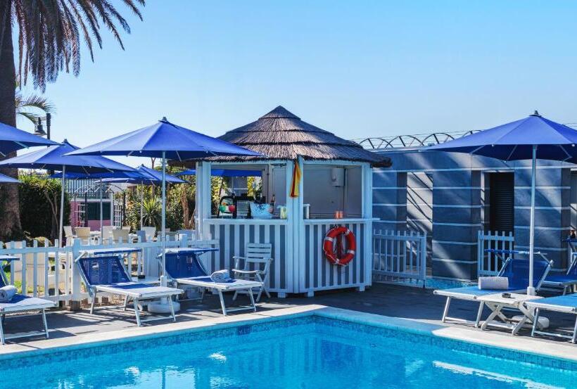 Отель Excelsior