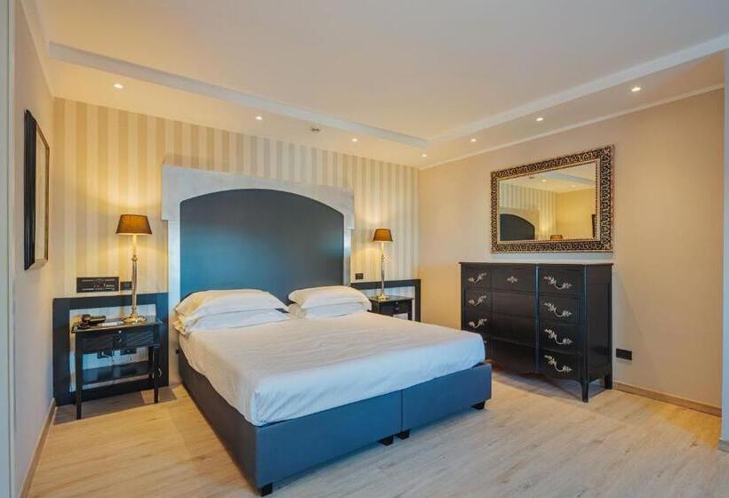 Отель Excelsior