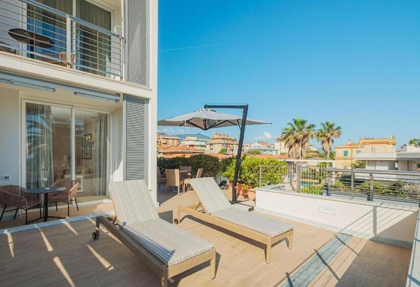 Отель Excelsior