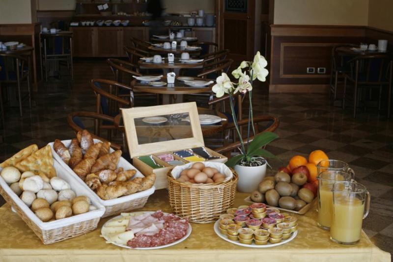 هتل Florida Lerici