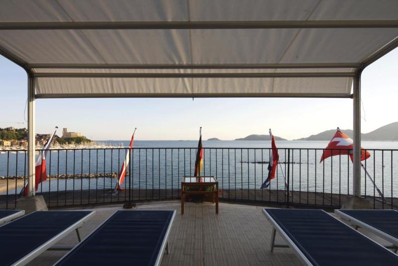 هتل Florida Lerici
