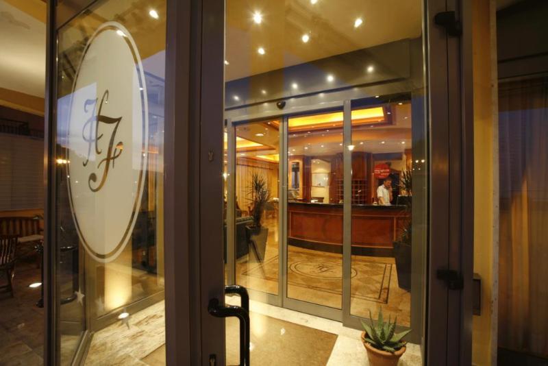 هتل Florida Lerici