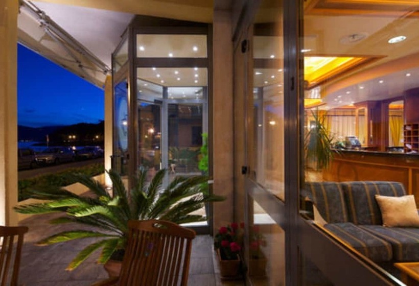 هتل Florida Lerici